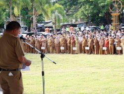 Apel Gabungan-Bersama TNI-Polri, Bupati; ASN yang Belum Divaksin Harus Ikut Vaksinasi Hari Ini Juga